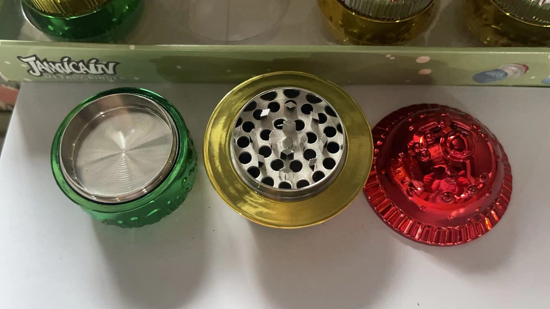 4-Layer Spotted Mushroom Herb Grinder, 59mm Diameter × 84mm Height, Mixed Color Transparent Acrylic Shell with Zinc Alloy Internal Grinding ZNG307C Parts, Jamaicain Psychedelic Cartoon Spice Crusher, 12pcs Retail Display Box ZNG307 - Image 11