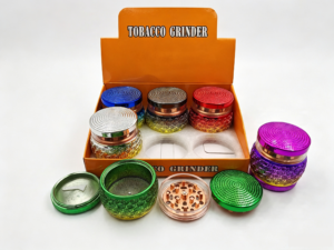 70x72mm Vintage Embossed Rose Herb Grinder 4 Layer Zinc Alloy Tobacco Spice Grinder ZNG912